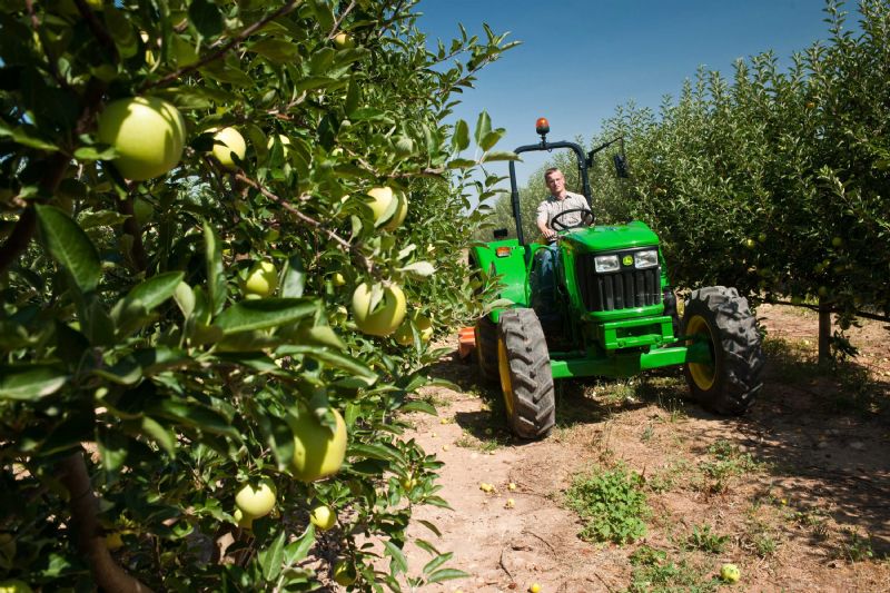 John Deere-5055E 